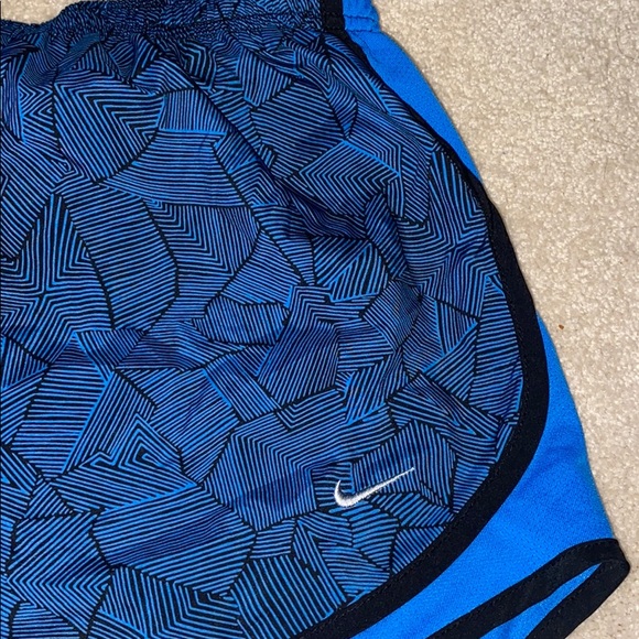 Blue patterned Nike shorts. - Picture 4 of 4